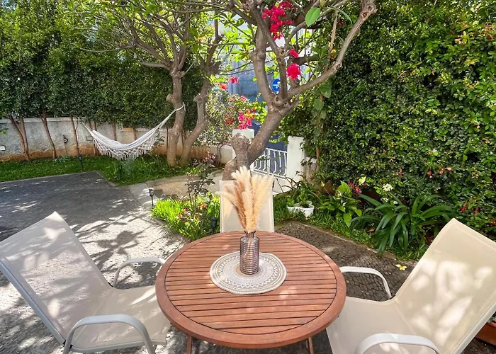 홈스테이 The Luzia House - 4br - Ac, Large Kitchen, Living Room, Free Parking, Gardens, Terraces, Sun Exposure Day - Coliving *