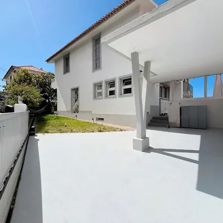 The Luzia House - 4br - Ac, Large Kitchen, Living Room, Free Parking, Gardens, Terraces, Sun Exposure Day - Coliving