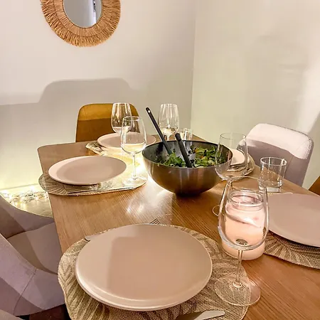 The Luzia House - 4br - Ac, Large Kitchen, Living Room, Free Parking, Gardens, Terraces, Sun Exposure Day - Coliving *