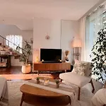 The Luzia House - 4br - Ac, Large Kitchen, Living Room, Free Parking, Gardens, Terraces, Sun Exposure Day - Coliving ホームステイ フンシャル