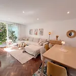 The Luzia House - 4br - Ac, Large Kitchen, Living Room, Free Parking, Gardens, Terraces, Sun Exposure Day - Coliving