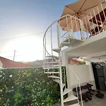 The Luzia House - 4br - Ac, Large Kitchen, Living Room, Free Parking, Gardens, Terraces, Sun Exposure Day - Coliving * フンシャル