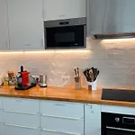 The Luzia House - 4br - Ac, Large Kitchen, Living Room, Free Parking, Gardens, Terraces, Sun Exposure Day - Coliving ホームステイ *