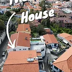 ホームステイ The Luzia House - 4br - Ac, Large Kitchen, Living Room, Free Parking, Gardens, Terraces, Sun Exposure Day - Coliving フンシャル