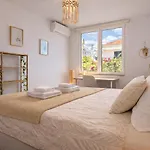 The Luzia House - 4br - Ac, Large Kitchen, Living Room, Free Parking, Gardens, Terraces, Sun Exposure Day - Coliving ホームステイ フンシャル