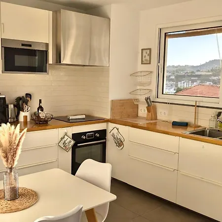 홈스테이 The Luzia House - 4br - Ac, Large Kitchen, Living Room, Free Parking, Gardens, Terraces, Sun Exposure Day - Coliving