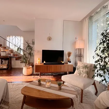 The Luzia House - 4br - Ac, Large Kitchen, Living Room, Free Parking, Gardens, Terraces, Sun Exposure Day - Coliving 홈스테이 푼샬