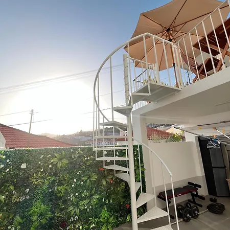 The Luzia House - 4br - Ac, Large Kitchen, Living Room, Free Parking, Gardens, Terraces, Sun Exposure Day - Coliving * 푼샬