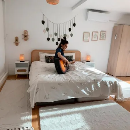 The Luzia House - 4br - Ac, Large Kitchen, Living Room, Free Parking, Gardens, Terraces, Sun Exposure Day - Coliving * 푼샬