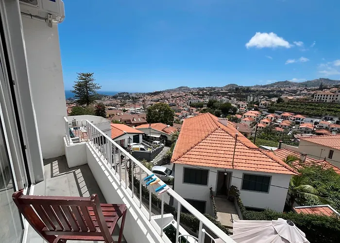 Δωμάτια σε οικογενειακή κατοικία The Luzia House - 4br - Ac, Large Kitchen, Living Room, Free Parking, Gardens, Terraces, Sun Exposure Day - Coliving Φουνκάλ