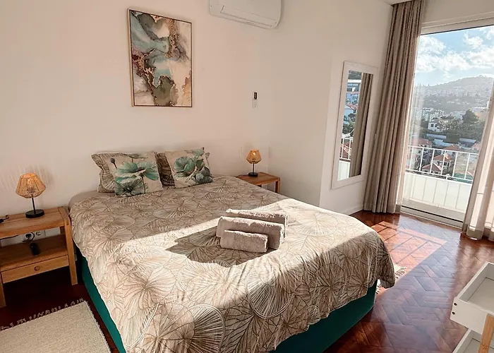 Δωμάτια σε οικογενειακή κατοικία The Luzia House - 4br - Ac, Large Kitchen, Living Room, Free Parking, Gardens, Terraces, Sun Exposure Day - Coliving Φουνκάλ