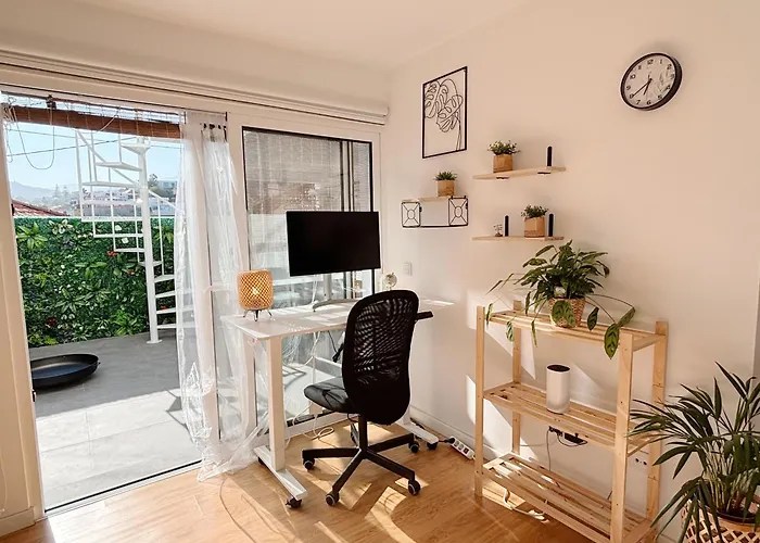 The Luzia House - 4br - Ac, Large Kitchen, Living Room, Free Parking, Gardens, Terraces, Sun Exposure Day - Coliving Φουνκάλ