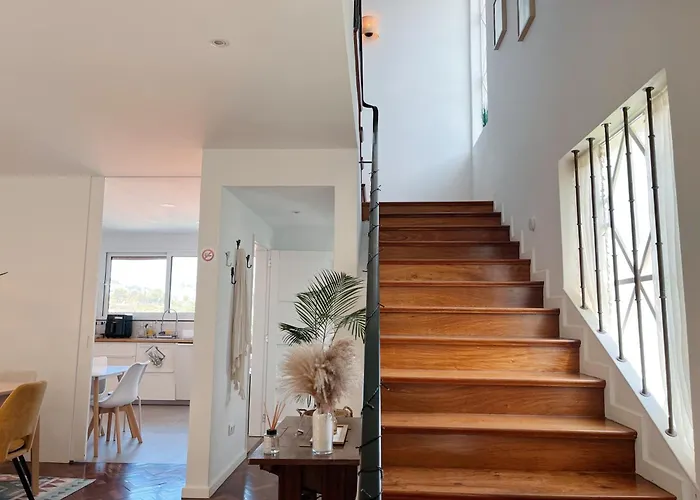 Δωμάτια σε οικογενειακή κατοικία The Luzia House - 4br - Ac, Large Kitchen, Living Room, Free Parking, Gardens, Terraces, Sun Exposure Day - Coliving