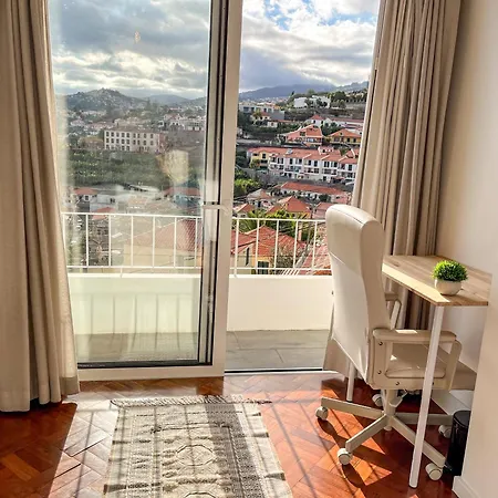 The Luzia House - 4br - Ac, Large Kitchen, Living Room, Free Parking, Gardens, Terraces, Sun Exposure Day - Coliving * פונשל