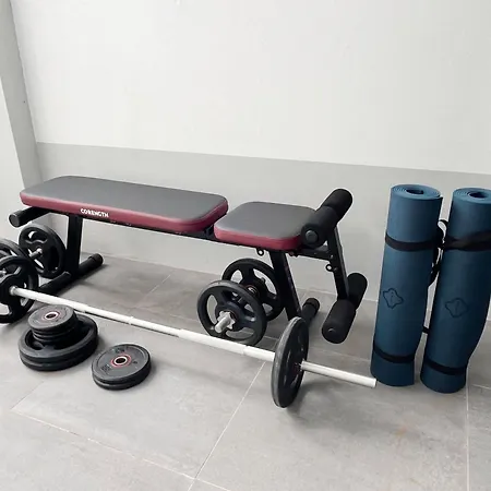 The Luzia House - 4br - Ac, Large Kitchen, Living Room, Free Parking, Gardens, Terraces, Sun Exposure Day - Coliving * פונשל