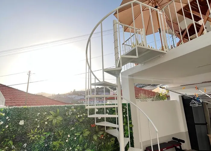 The Luzia House - 4br - Ac, Large Kitchen, Living Room, Free Parking, Gardens, Terraces, Sun Exposure Day - Coliving * 丰沙尔